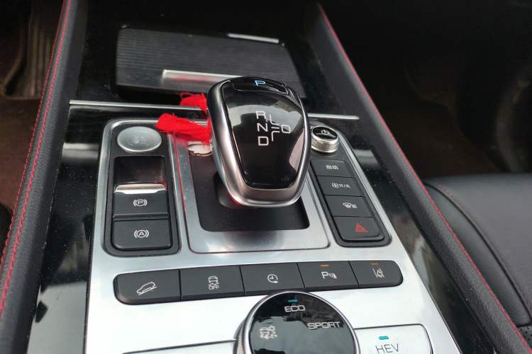 Used BYD Tang New Energy 2018 DM 2.0T All-Wheel Drive Smart Connectivity Luxury Model 7 Seats China V Emission Standard