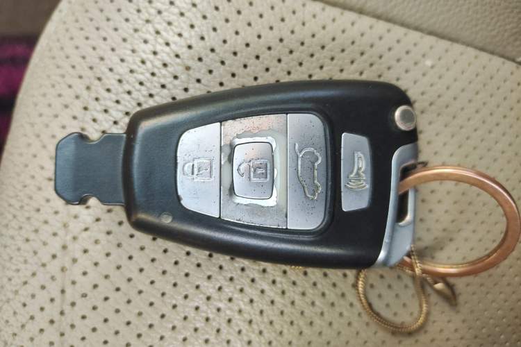 Used Hyundai Veracruz 2012 3.8L Comfort Edition Vehicle Key