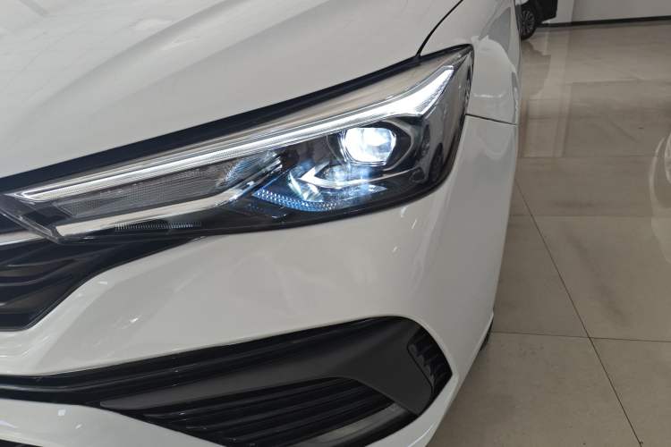 Used Roewe i5 2021 Revised Version 1.5L CVT Diamond Edition
