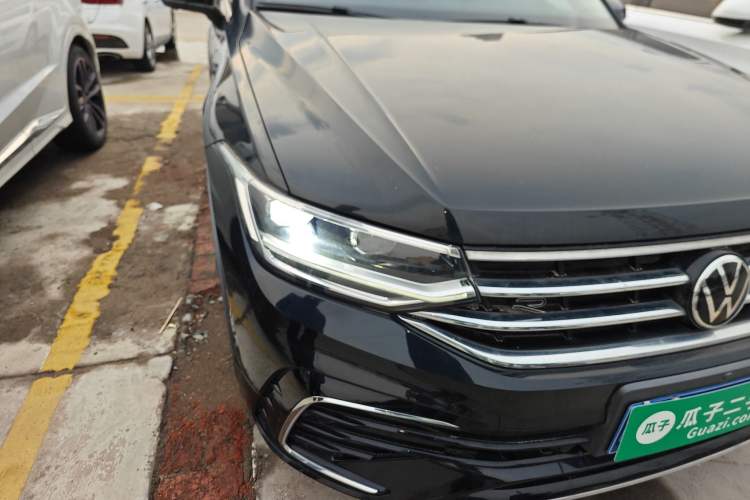 Used Volkswagen Tiguan L 2023 330TSI Automatic Two-Wheel Drive R-Line Enjoyment Edition Right Front Headlight