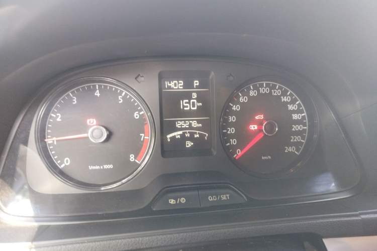 Used Volkswagen Lavida 2013 Revised Classic 1.6L Automatic Fashion Edition Odometer Close Up