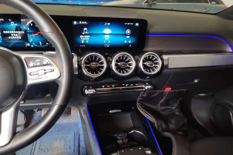 Used Mercedes-Benz GLB 2022 GLB 200 Dynamic Edition Audio And AC Panel