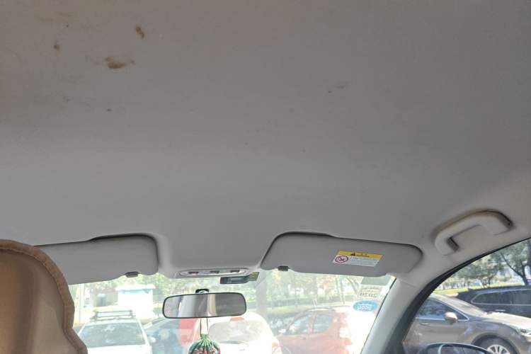 Used Venucia T70 2015 1.6L Manual Ruixing Edition
