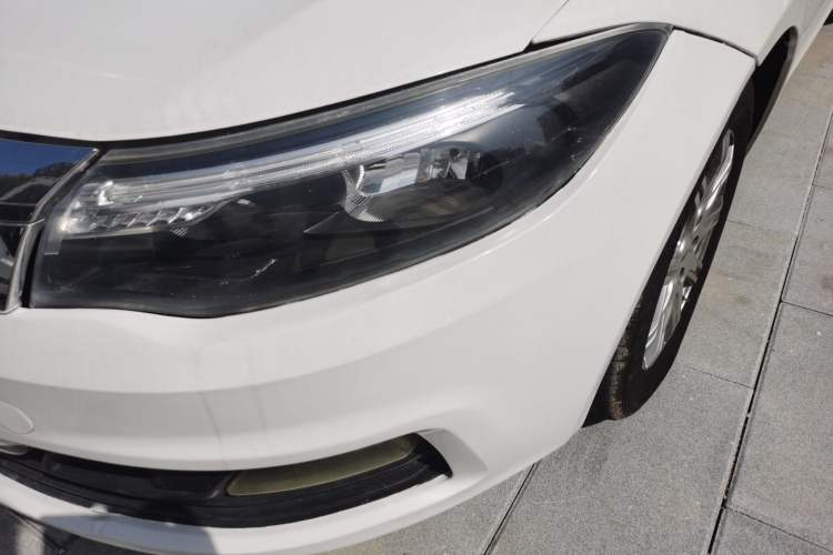 Used Qoros 3 2018 Sedan 1.6L Automatic Leading Model Left Front Headlight