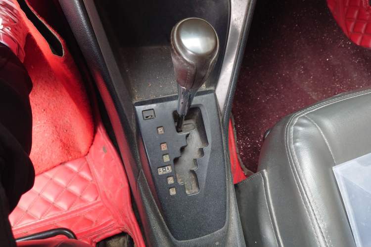 Used Toyota YARiS L Zhi Xuan 2014 1.3E Automatic Charm Edition Gear Lever