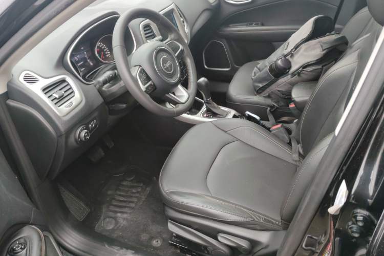 Used Jeep Compass 2017 200T Automatic Family Edition
