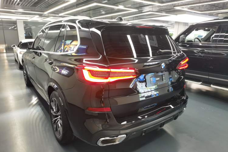 Used BMW X5 2022 Restyled xDrive 30Li M Sport Package
