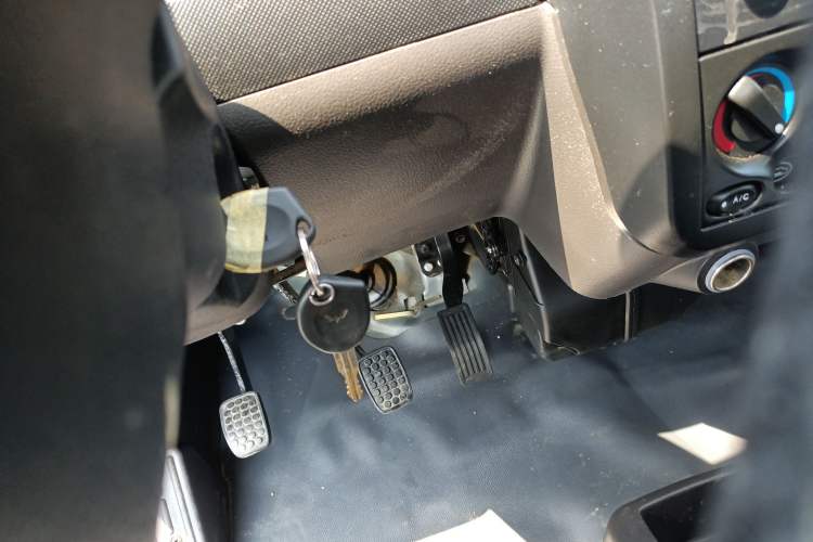 Used Wuling Rongguang Small Truck 2020 1.5L Base Version China VI Standard Single-Row L3C Interior 1