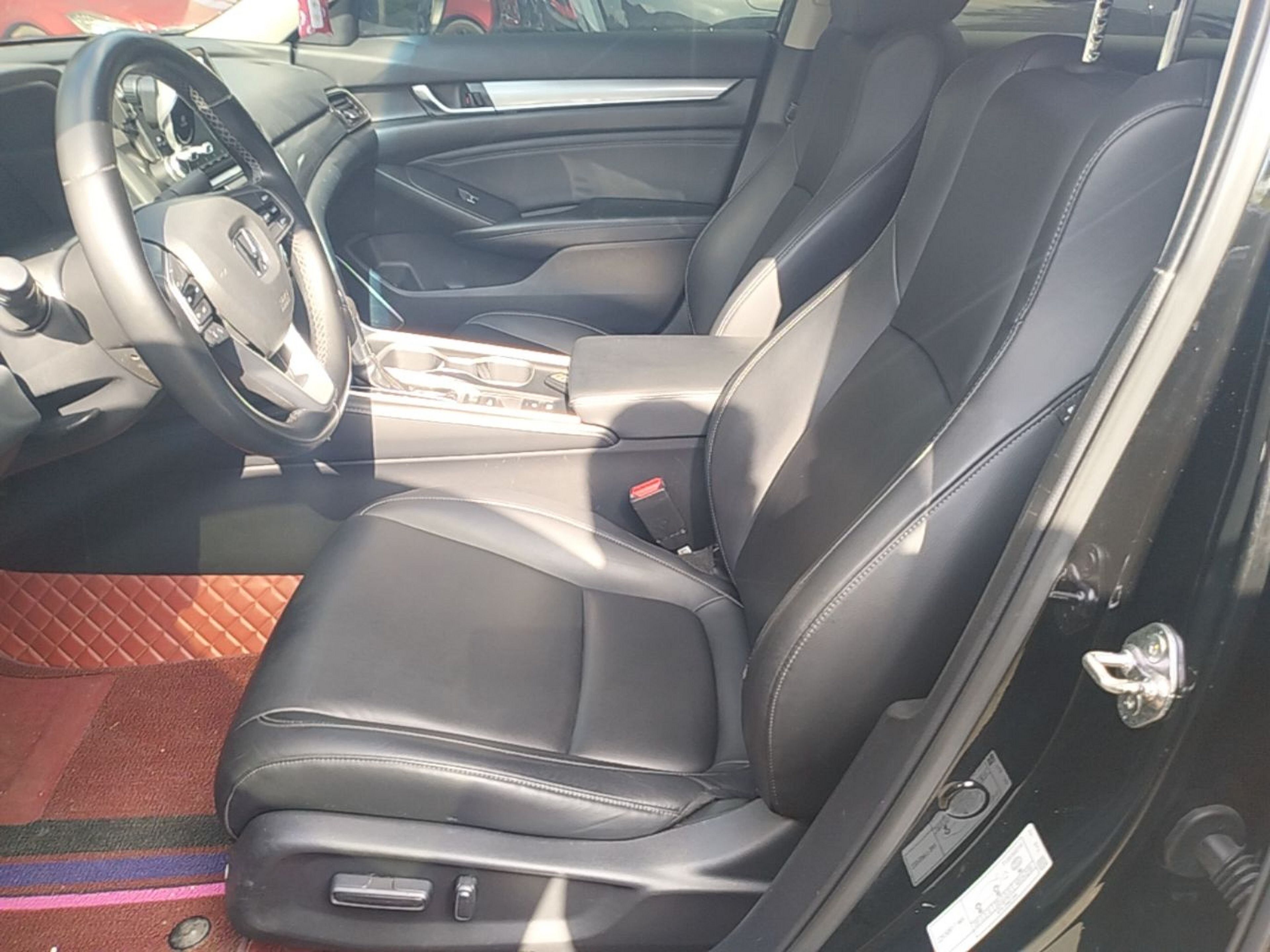 Vordere Reihe im Auto