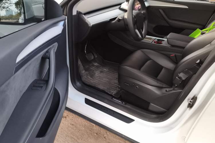 Used Tesla Model Y 2023 Rear-Wheel-Drive Version