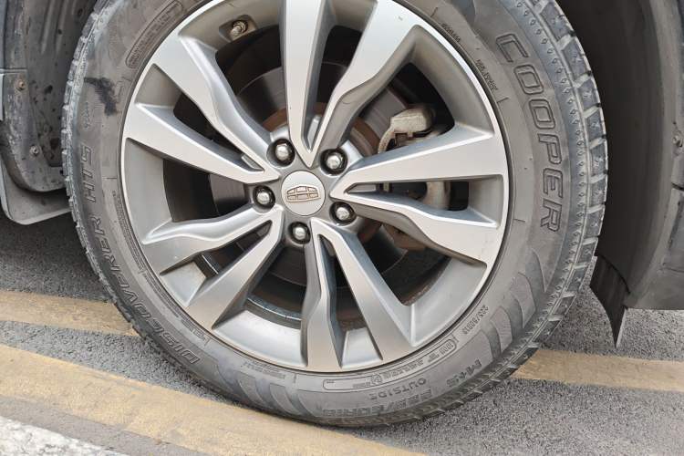 Used Geely Auto Emgrand X7 Sport 2016 1.8TD Automatic ZhiZun Version Right Front Wheel Hub