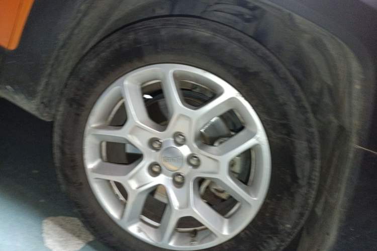 Used Jeep Renegade 2016 1.4T Automatic Jingneng Edition Right Front Wheel Hub