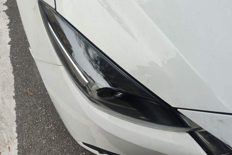 Used Mazda 3 Axela 2017 Sedan 1.5L Automatic Luxury Model Emission Standard China V Right Front Headlight