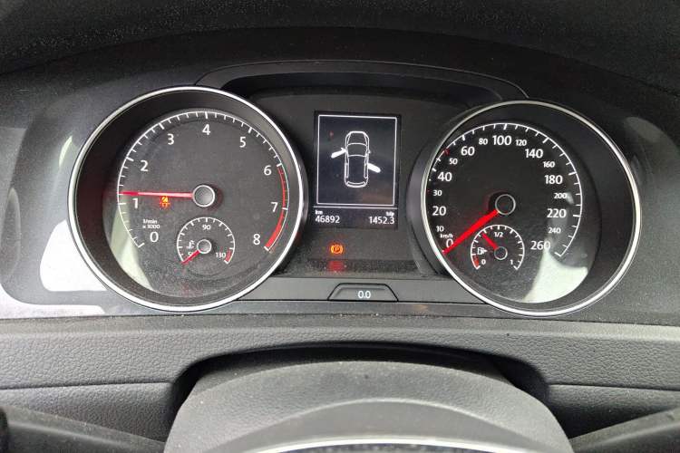 Used Volkswagen Golf 2020 Zhiai Edition 280TSI DSG Comfort Model Odometer Close Up