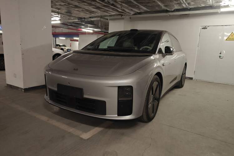 Used Li Auto i6 2025 Model Two-Wheel-Drive Standard Type