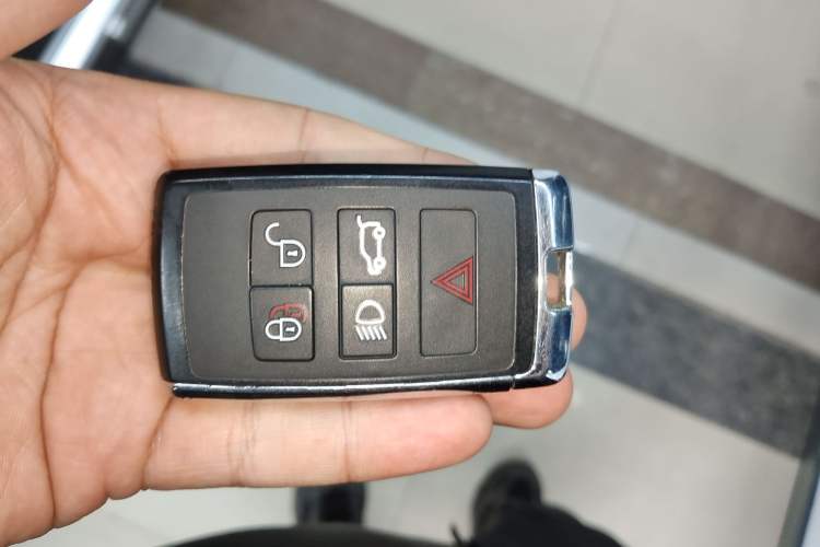 Used Land Rover Range 2020 3.0 L6 Grand Edition Vehicle Key