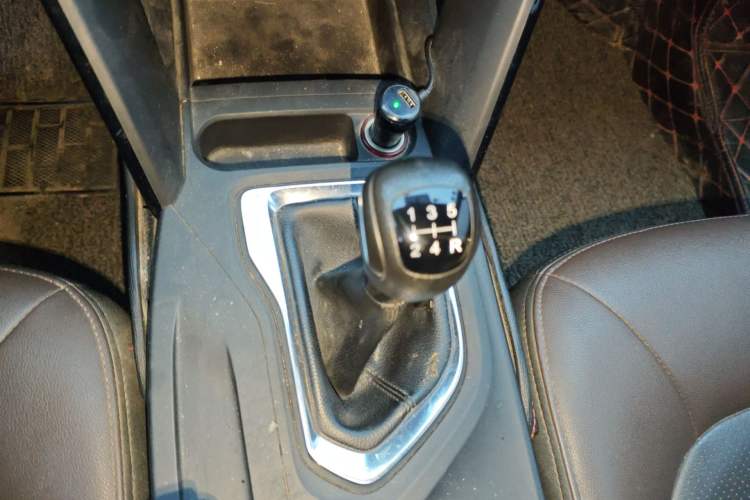 Used GAC Trumpchi GS4 2017 235T Manual Two-Wheel Drive Luxury Edition Gear Lever