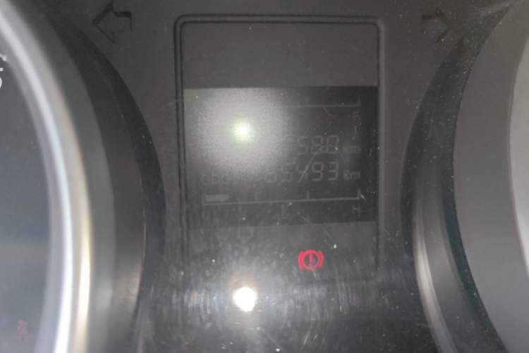 Used Wuling Hongguang 2019 1.5L S Comfort Edition China VI LAR Odometer Close Up