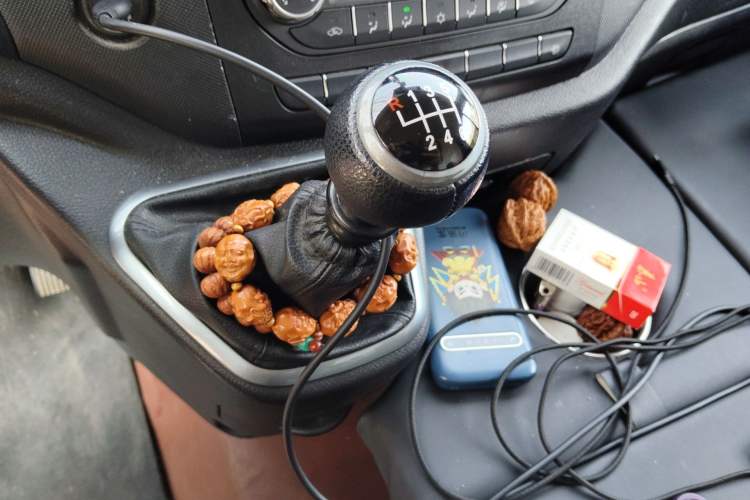 Used Foton Toano 2024 Geely Xianghuo 2.5T Manual Long Wheelbase Ultra-High Roof with Rear Dual Tires 3-Seater