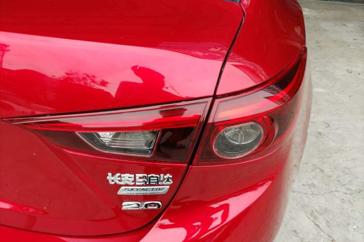 Used Mazda 3 Axela 2014 Sedan 2.0L Automatic Flagship Model