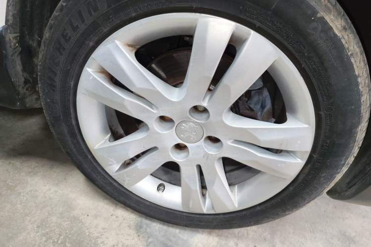 Used Peugeot 3008 2015 2.0L Automatic Trend Edition
