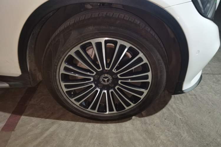 Used Mercedes-Benz GLC 2018 Facelifted GLC 260 4MATIC Dynamic Edition Right Front Wheel Hub