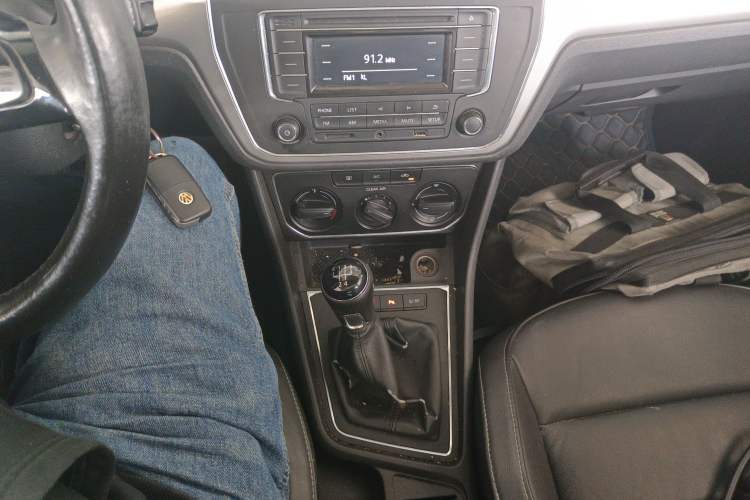 Used Volkswagen Lavida 2015 1.6L Manual Comfort Edition
