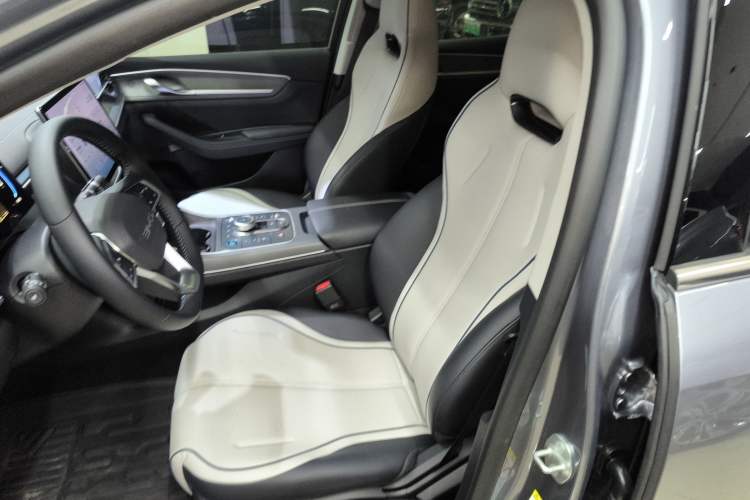 Used BYD Destroyer 05 2024 HONOR Edition DM-i 55KM Luxury Model
