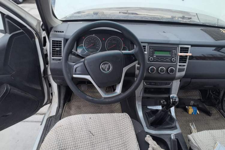 Used Foton Sapporo 2015 2.4L 2WD Comfort Edition 5555 Long G69S4M