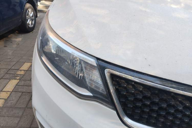 Used Kia K2 2015 Sedan 1.4L Automatic GLS Right Front Headlight