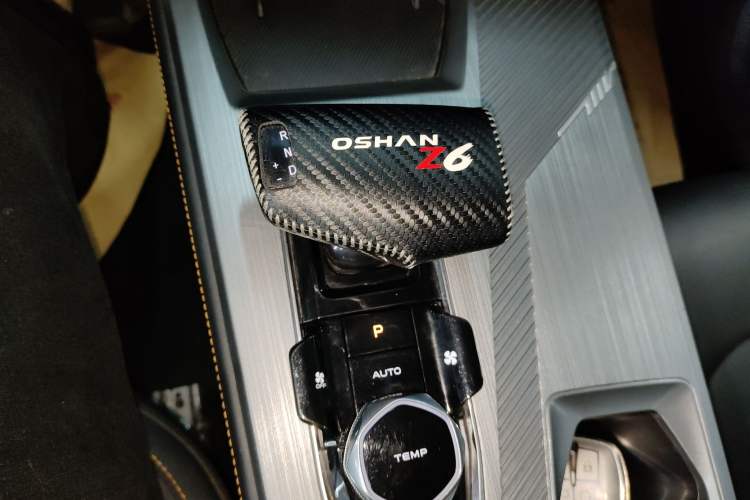 Used CHANGAN OSHAN Z6 2023 Blue Whale 1.5T DCT Smart Edition Gear Lever