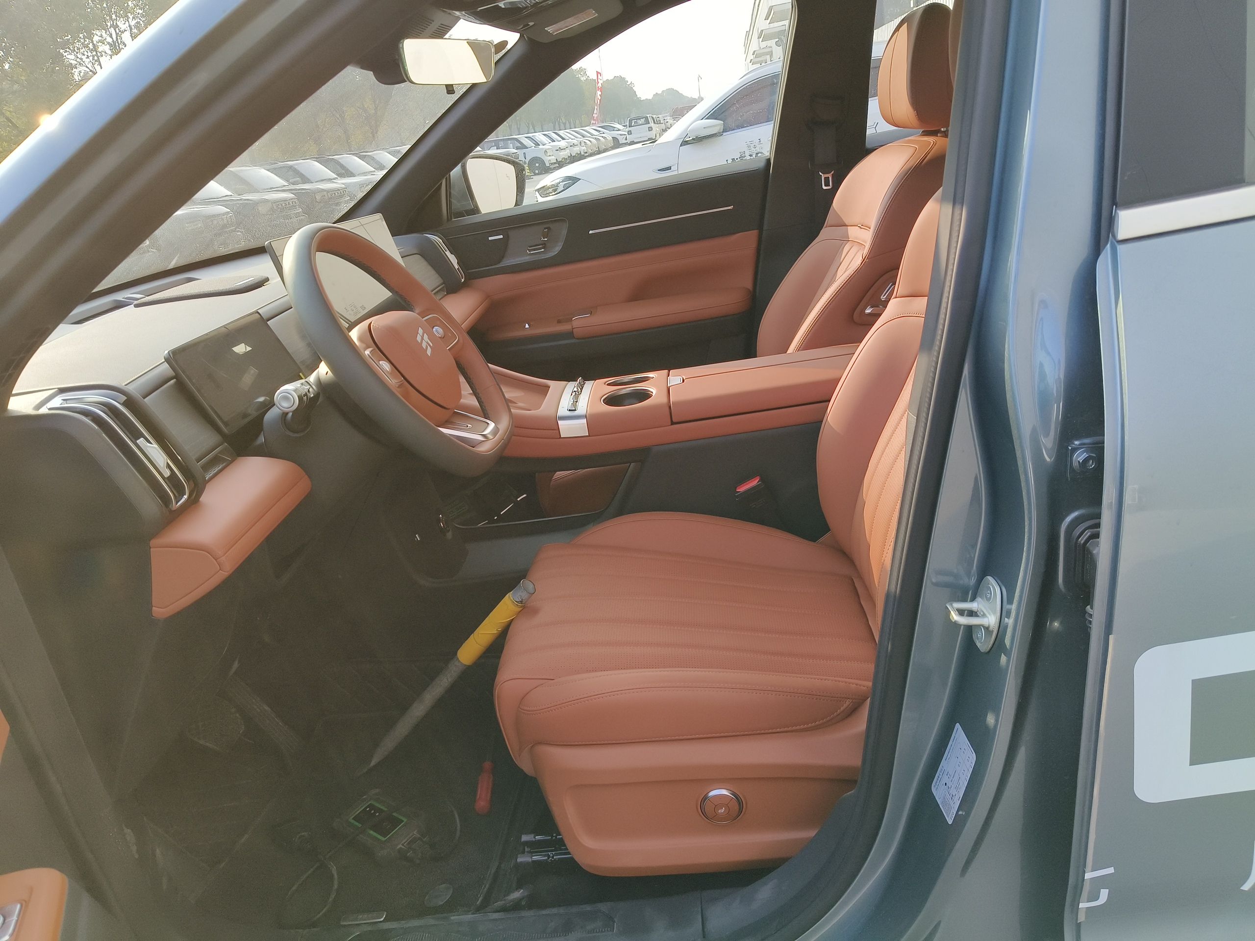 Переднее сиденье в автомобиле