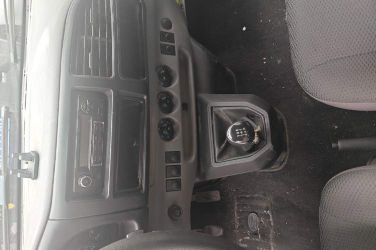 Used JMC Transit 2017 2.8T Commercial Version Short Wheelbase Mid-Roof 6/7/8-Seater JX493