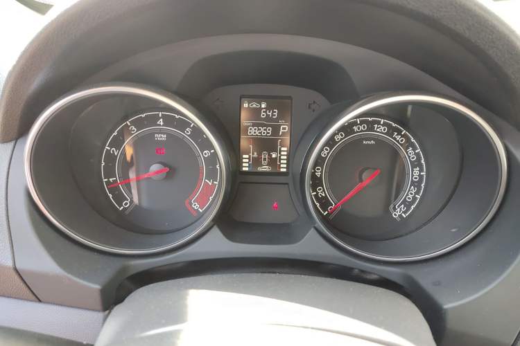 Used MG GT 2016 1.5L Automatic Value-Added Luxury Edition Odometer Close Up