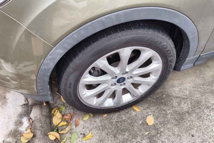 Used Ford Kuga 2015 1.5L GTDi Two-Wheel-Drive Comfort Model