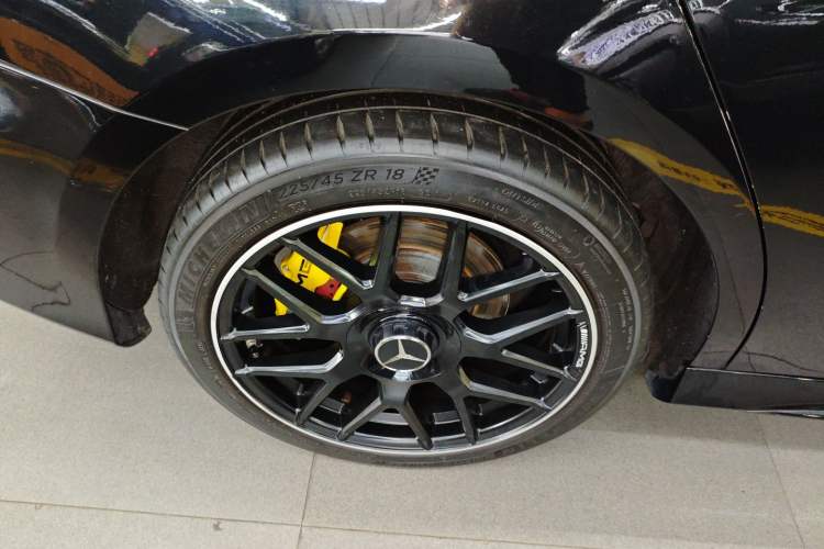 Used Mercedes-Benz A-Class 2020 Restyled A 200 L Sport Sedan Fashion Version Right Rear Wheel Hub