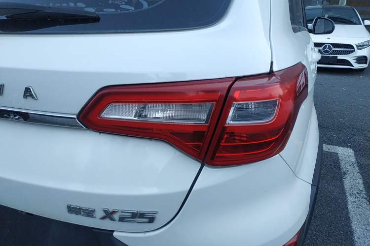 Used BAIC Senova X25 2017 1.5L Automatic Elite Navigation Edition
