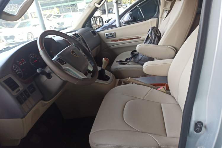 Used Jinbei Grace 2010 2.7L 3rd Generation Yu Ling Luxury Version Long Wheelbase 9-Seater Equipped with 2TR Engine