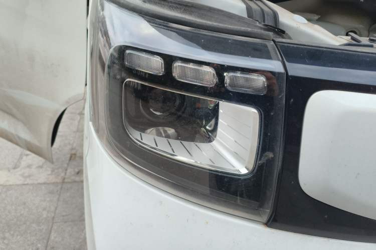 Used Chana Ruixing EM60 2025 Passenger Version Comfort Edition 6 Seats 300 km Range Side-Hinged Doors
