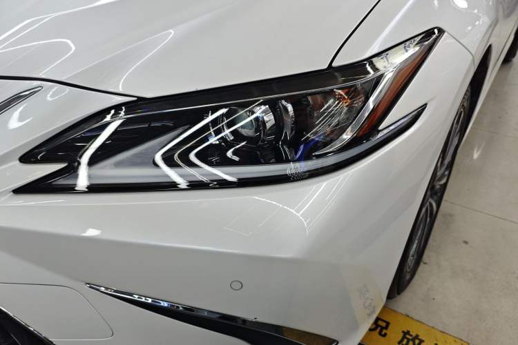 Used Lexus ES 2022 200 Excellence Edition
