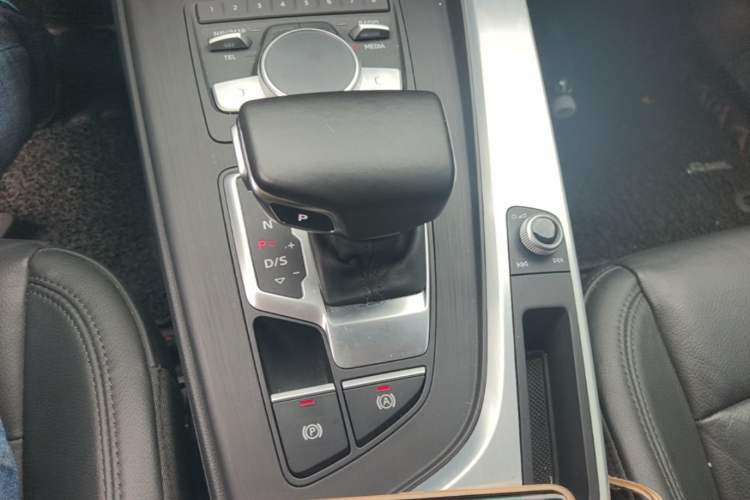 Used Audi A4L 2018 30th Anniversary Edition 40 TFSI Fashion Model