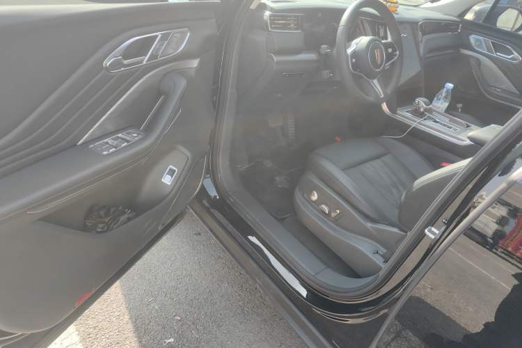 Used Hongqi HS7 PHEV 2024 2.0T PHEV Two-Wheel Drive Flagship Edition 7 Seats
