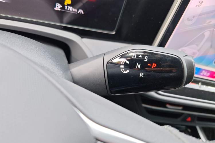 Used Volkswagen Magotan 2024 380TSI DSG Prestige Edition DaMai Package
