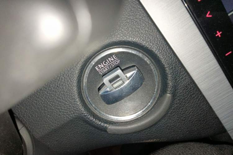 Used Volkswagen Magotan 2016 1.8TSI Smart Enjoyment Leading Model Interior 1