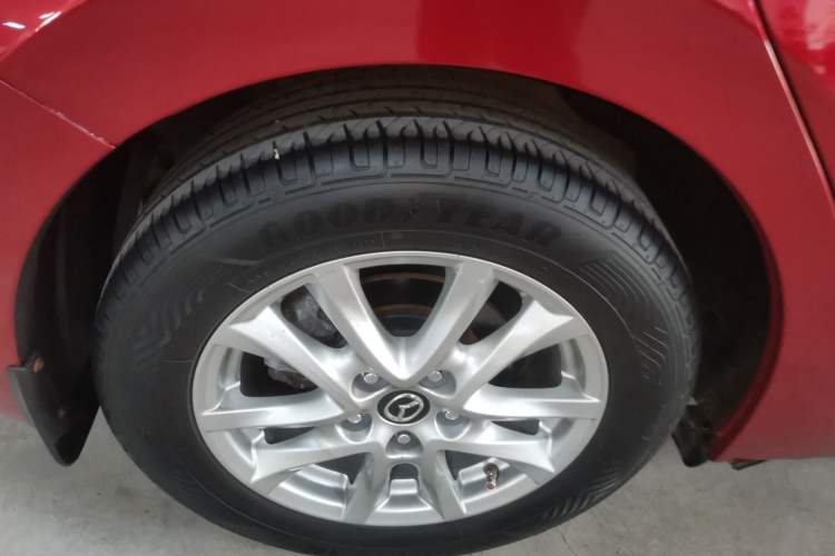 Used Mazda Mazda 3 Axela 2016 Sedan 1.5L Manual Comfort Model
