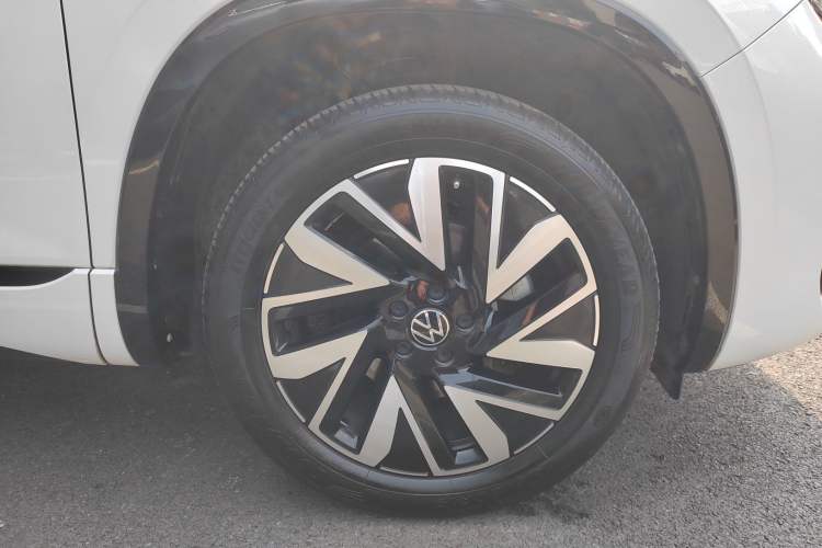 Used Volkswagen Tayron 2023 Revised Version 380TSI All-Wheel Drive R-Line High-Energy Edition
