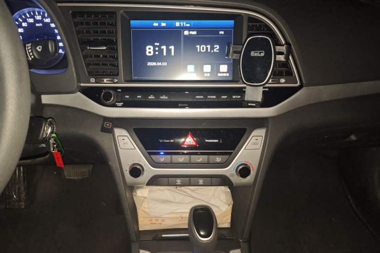 Used Hyundai Elantra (6th Generation / Lingdong) 2016 1.6L Automatic ZhiXuan – Elite Version Audio And AC Panel