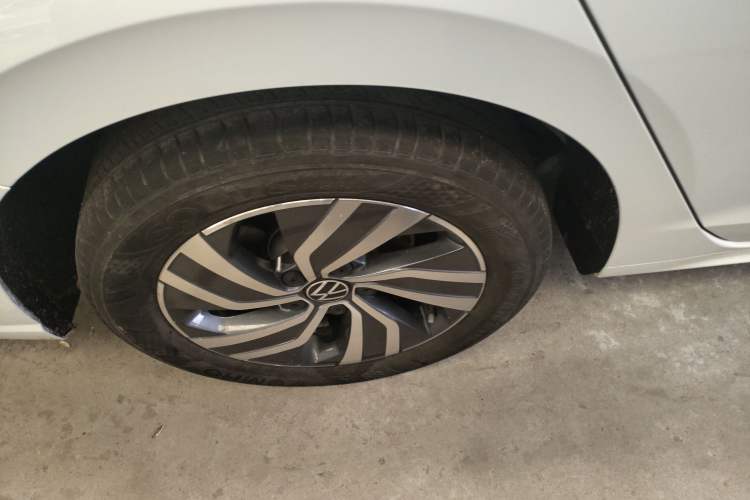 Used Volkswagen Bora 2023 200TSI DSG Enjoyment Edition Right Rear Wheel Hub