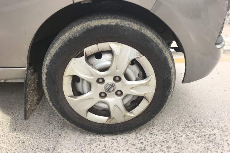 Used Jinbei New Hiace S 2021 1.5L Business Central Air-Conditioned Van China VI Standard SWC15M Right Front Wheel Hub