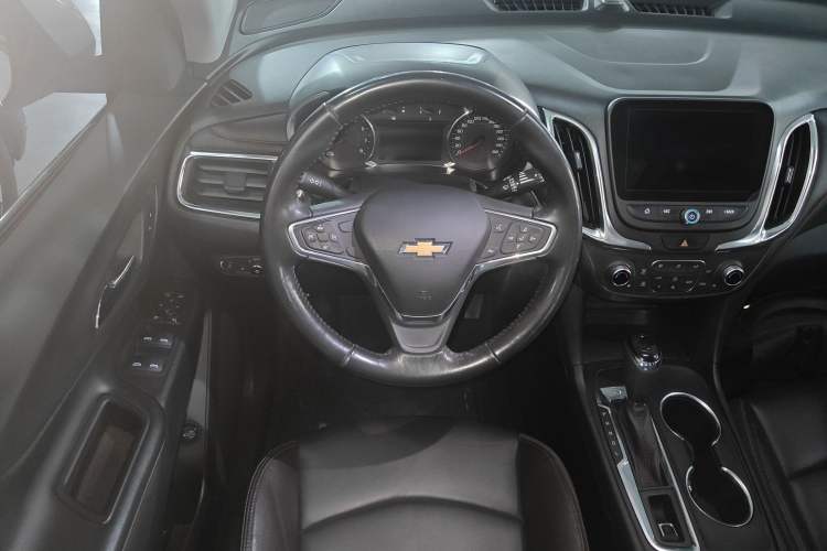 Used Chevrolet Equinox 2019 535T Automatic YuJie Edition China VI
